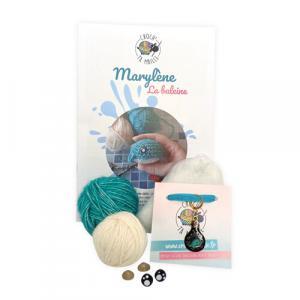 Baleine Marylène amigurumi crochet avec fil blanc et bleu