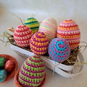 Patron au crochet Oeufs de Pâques rayés sans fils à rentrer