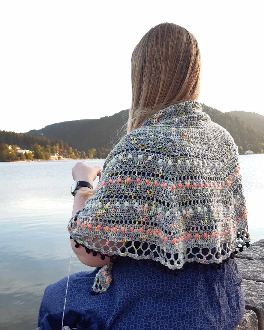 Patron au crochet Châle Totoro à la poursuite des noiraudes – Image 4