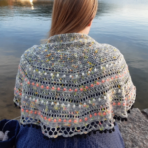 Patron au crochet Châle Totoro à la poursuite des noiraudes