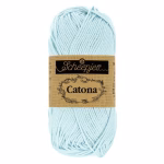 La palette bleus clairs du Scheepjes Catona regroupe 12 coloris harmonieux dans un coton mercerisé doux, brillant et certifié EN71-3. Disponible en trois grammages — 50g, 25g et 10g — pour t'adapter à tous tes projets, du grand ouvrage aux petites touches multicolores.