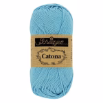 La palette bleus clairs du Scheepjes Catona regroupe 12 coloris harmonieux dans un coton mercerisé doux, brillant et certifié EN71-3. Disponible en trois grammages — 50g, 25g et 10g — pour t'adapter à tous tes projets, du grand ouvrage aux petites touches multicolores.