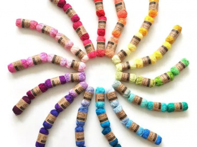Scheepjes Catona 10g : mini pelote en coton mercerisé, douce, brillante et certifiée EN71-3. Idéale pour amigurumis, granny squares et détails colorés. Plus de 100 couleurs disponibles.