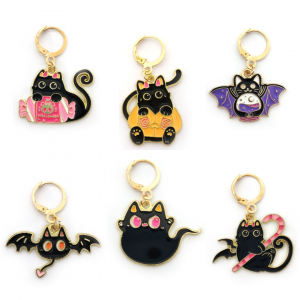 Ajoute une touche magique à tes ouvrages avec le marqueur de maille Chaléfique. Motifs d’Halloween adorables et pratiques pour ton crochet ou tricot.