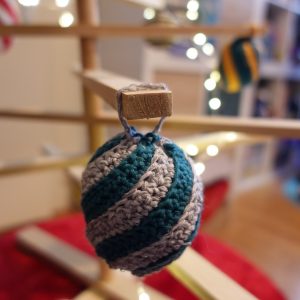 Patron au crochet Boules de Noël spirale