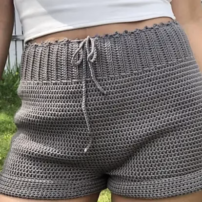 Vu de dos 3/4 du summer short par Wannipa Yunker