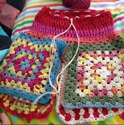 Short coloré composé de granny