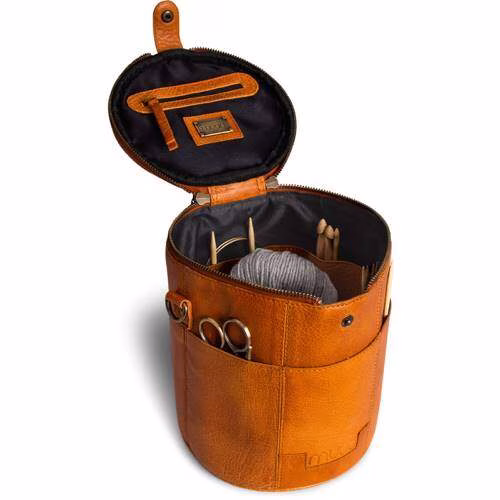 Sac de rangement pour le crochet en cuir whisky ouvert