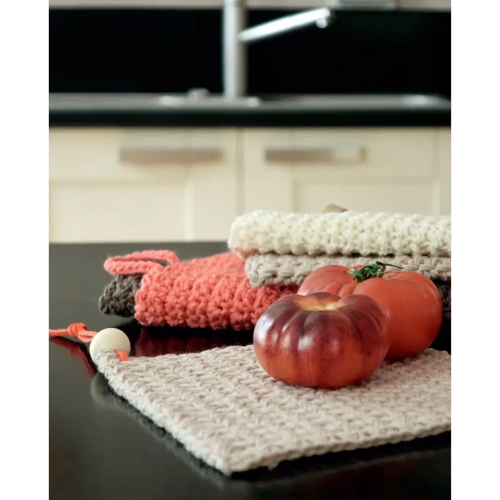 manique tiré du livre ma maison au crochet