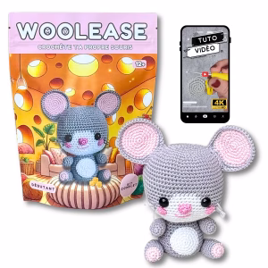 Craque pour le Kit de Crochet Sophie la Souris ! Un amigurumi adorable à réaliser pas à pas grâce à des tutos vidéo 4K et un patron interactif.