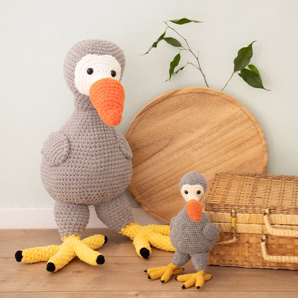 Craque pour le Fil Chenille Little Darling de Scheepjes : 100 % polyester, ultra doux, idéal pour amigurumis, doudous et plaids bébé. 32 couleurs dispo !
