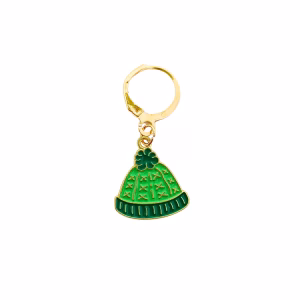 Découvre le Marqueur de Maille Bonnet d’Hiver Vert : un accessoire pratique et élégant pour marquer tes mailles au crochet ou au tricot. Fait main, solide et plein de charme, il apporte une touche hivernale à toutes tes créations.