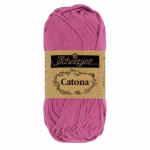 La palette roses profonds - rouges du Scheepjes Catona regroupe 15 coloris harmonieux dans un coton mercerisé doux, brillant et certifié EN71-3. Disponible en trois grammages — 50g, 25g et 10g — pour t'adapter à tous tes projets, du grand ouvrage aux petites touches multicolores.