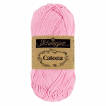 La palette roses clairs du Scheepjes Catona regroupe 11 coloris harmonieux dans un coton mercerisé doux, brillant et certifié EN71-3. Disponible en trois grammages — 50g, 25g et 10g — pour t'adapter à tous tes projets, du grand ouvrage aux petites touches multicolores.
