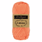 La palette oranges - corail du Scheepjes Catona regroupe 13 coloris harmonieux dans un coton mercerisé doux, brillant et certifié EN71-3. Disponible en trois grammages — 50g, 25g et 10g — pour t'adapter à tous tes projets, du grand ouvrage aux petites touches multicolores.
